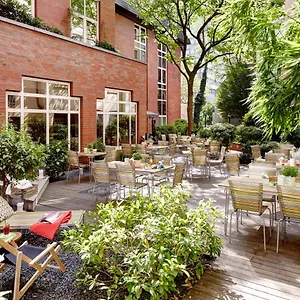 Hotel Lindner Plaza, Kolonia